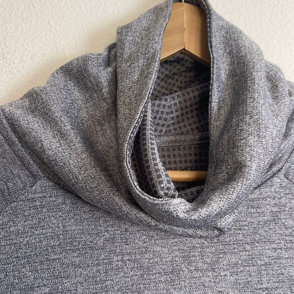 Nike Oregon Ducks funnel neck pullover M - Picture 4 of 9